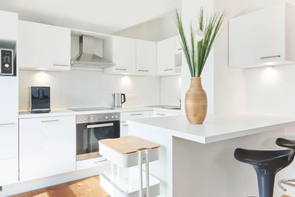 Criston Apartments - Calm Cityhome M ทือบิงเงิน ภายนอก รูปภาพ